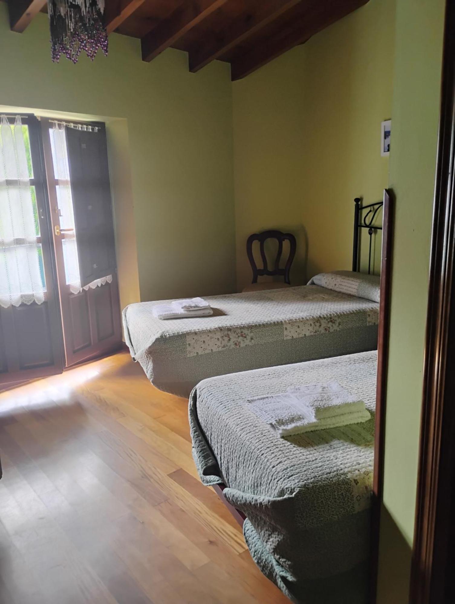 Casa Rural Casa Azul Villahormes ภายนอก รูปภาพ