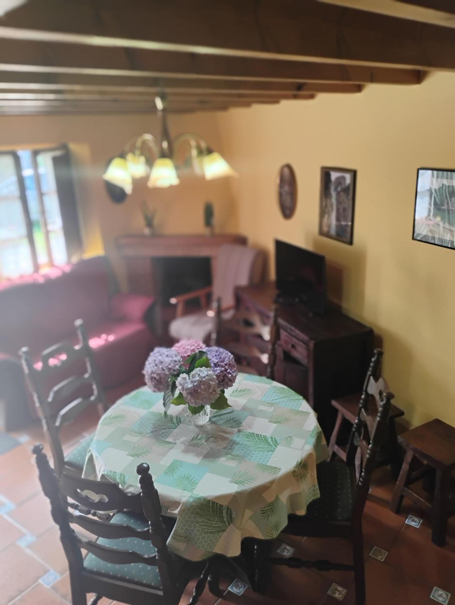 Casa Rural Casa Azul Villahormes ภายนอก รูปภาพ